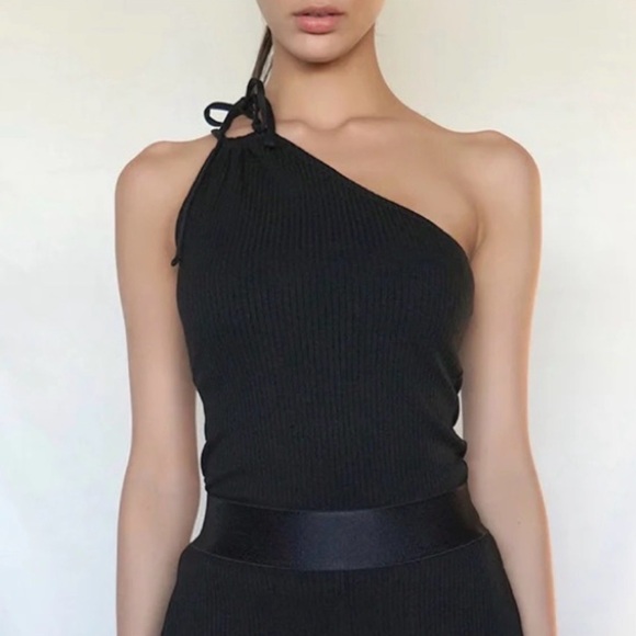 The Range Tops - The Range Alloy Rib One-Shoulder Tie Tank – Black | Size Small
